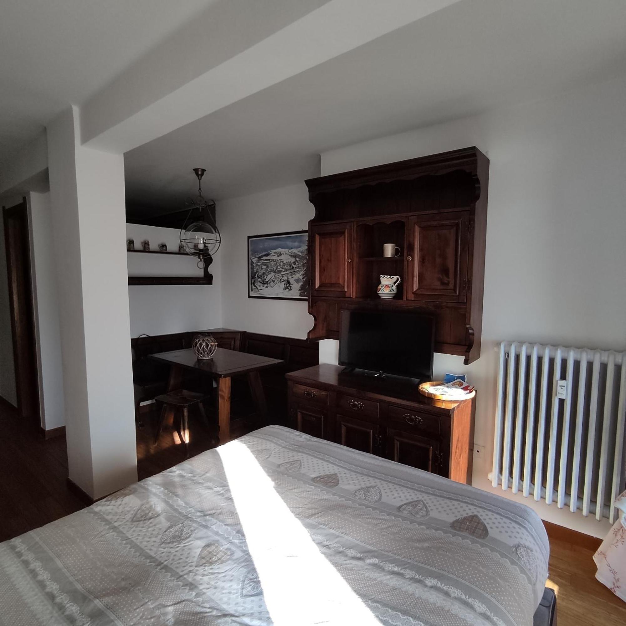 Condominio Royal ristrutturato Colle Colle Sestriere Esterno foto