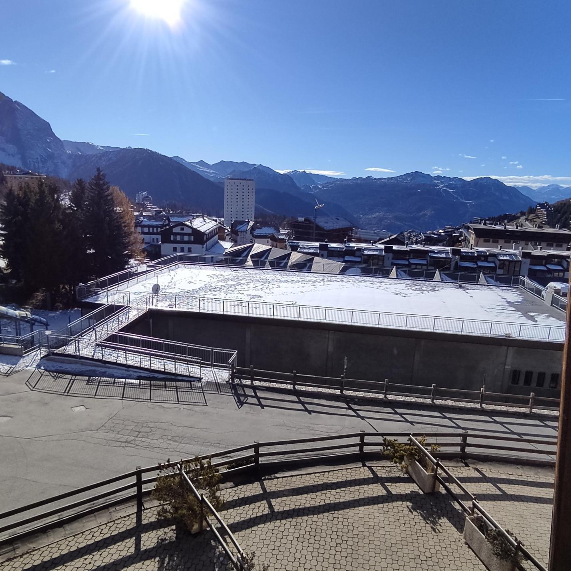 Condominio Royal ristrutturato Colle Colle Sestriere Esterno foto