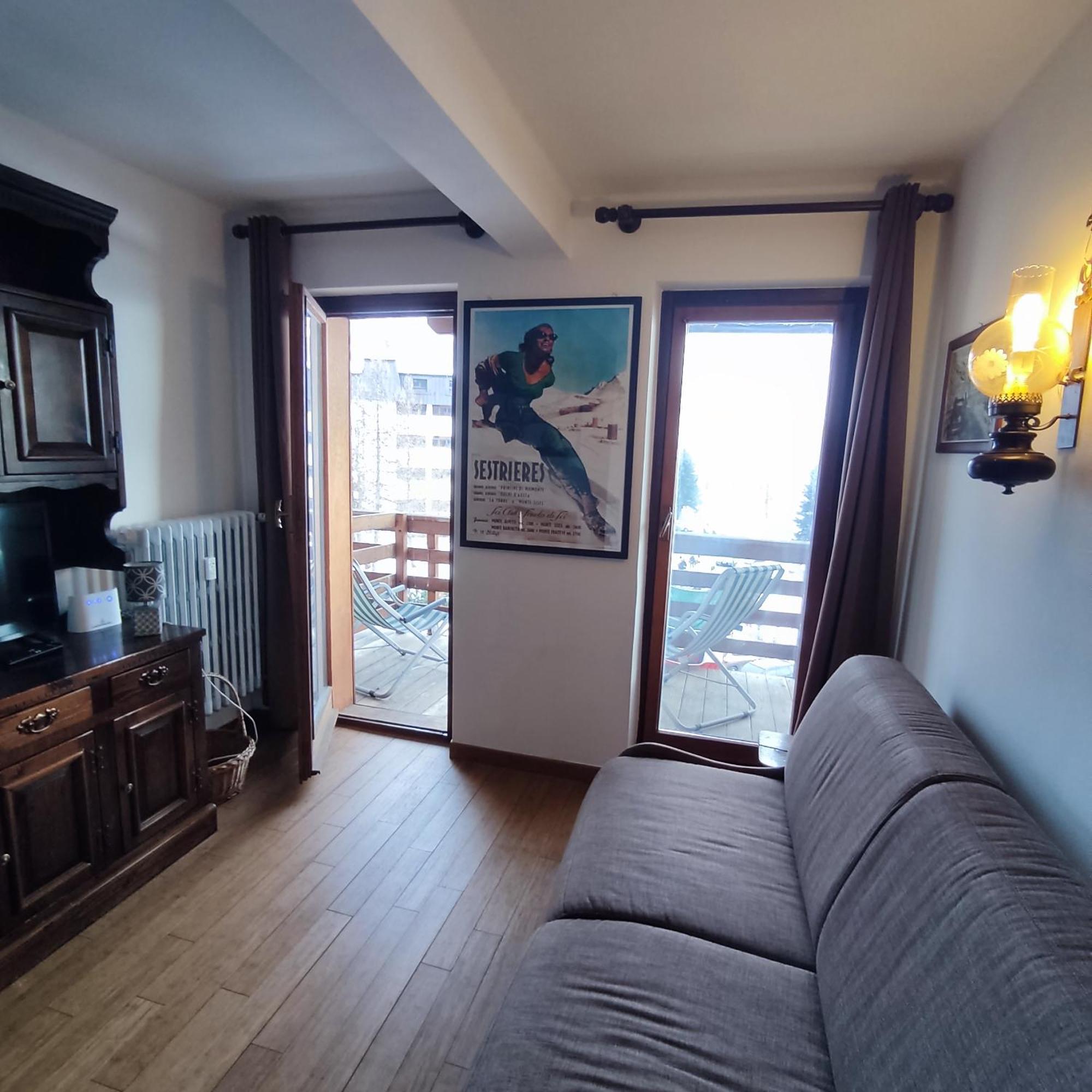 Condominio Royal ristrutturato Colle Colle Sestriere Esterno foto